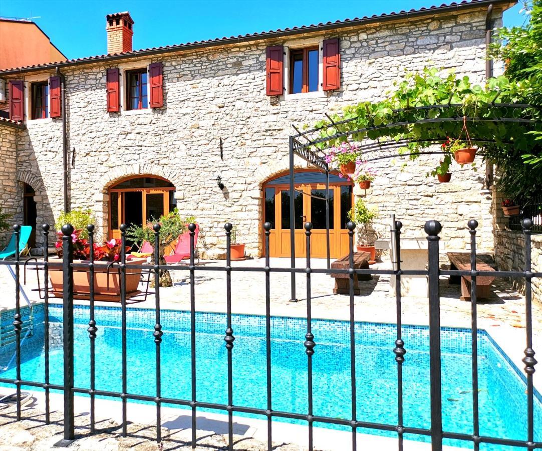 Villa Rustica Buje Exteriér fotografie