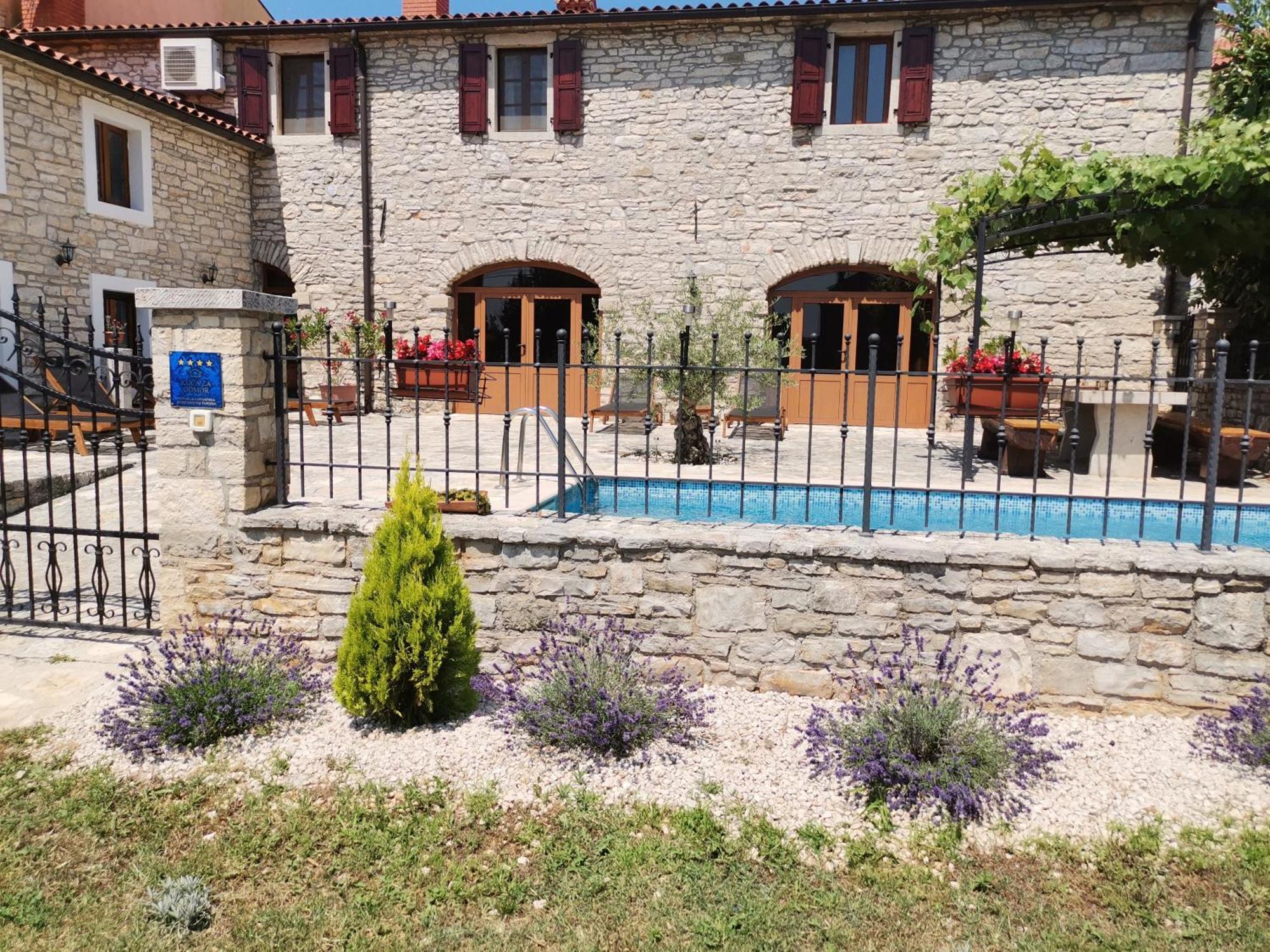 Villa Rustica Buje Exteriér fotografie