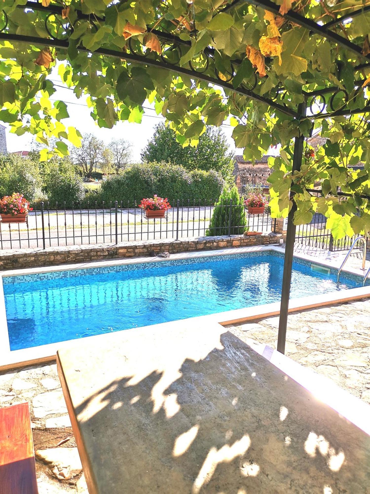Villa Rustica Buje Exteriér fotografie