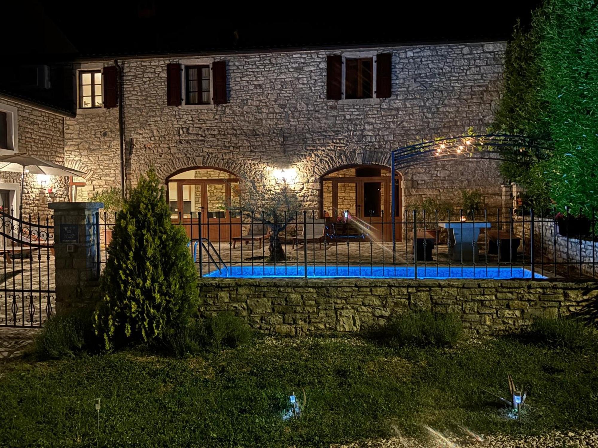 Villa Rustica Buje Exteriér fotografie