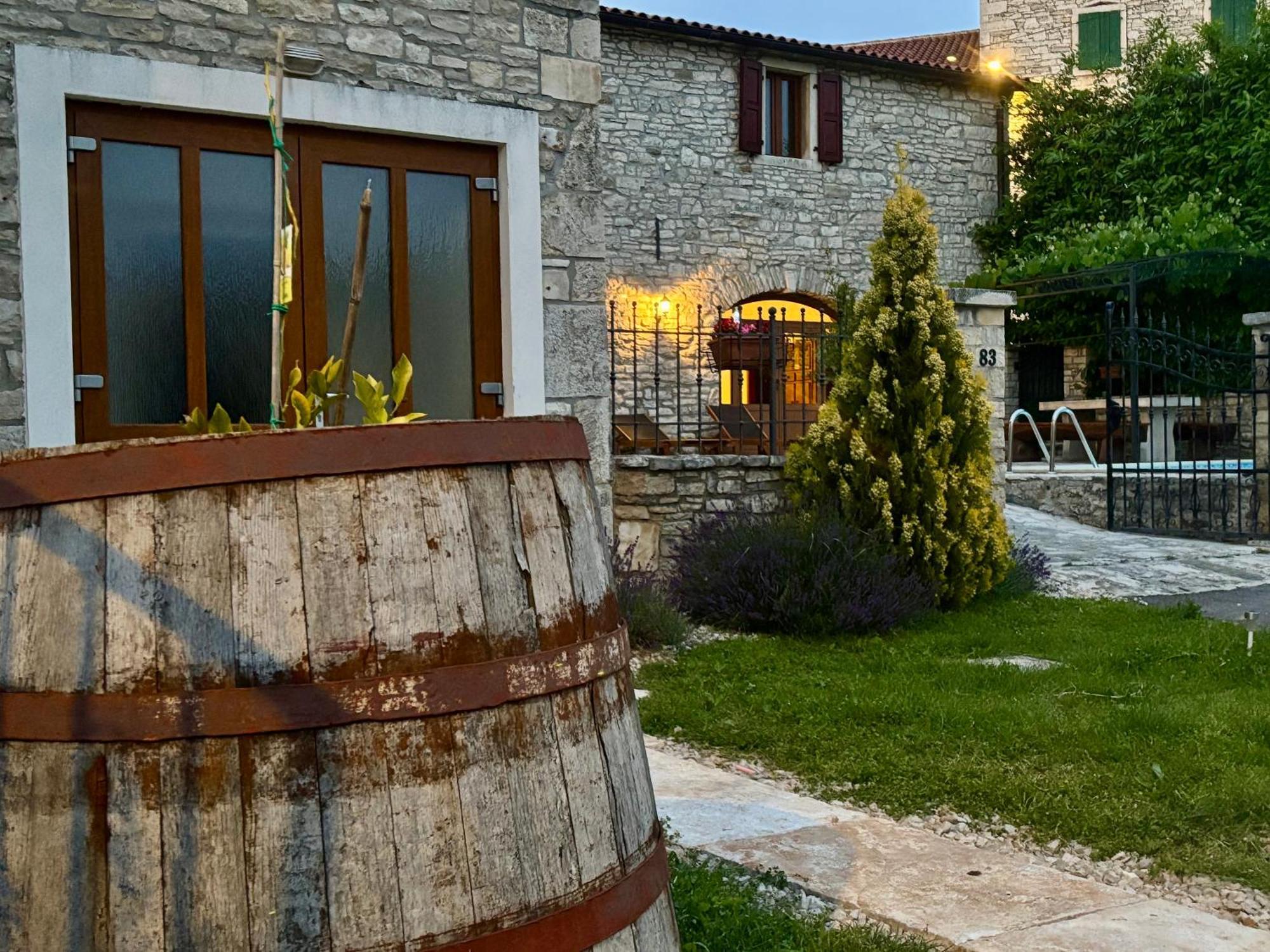 Villa Rustica Buje Exteriér fotografie