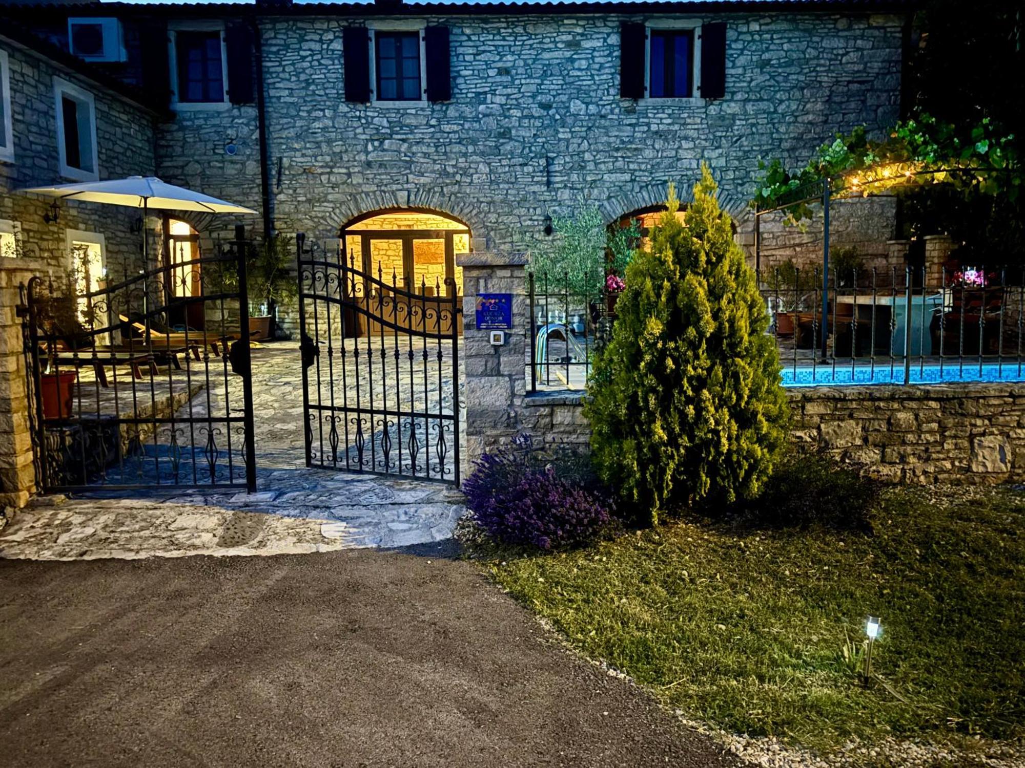 Villa Rustica Buje Exteriér fotografie